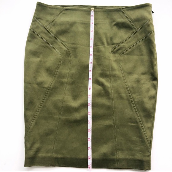 Marciano Skirt with Curve-Enhancing Seams - Picture 6 of 7